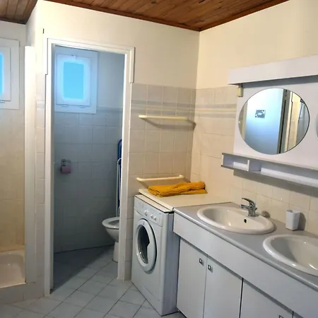 Holiday home Repos Et Tranquillite - Super Calme De La Campagne - Clim - Grande Piscine Partagee Au Sel - Deco Cosy Confort - Proche Commodites